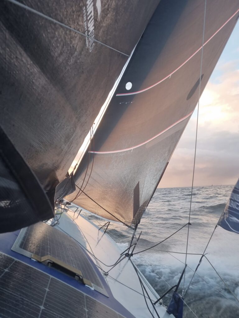 AXE SAIL QUANTUM SAILS COURSE AU LARGE